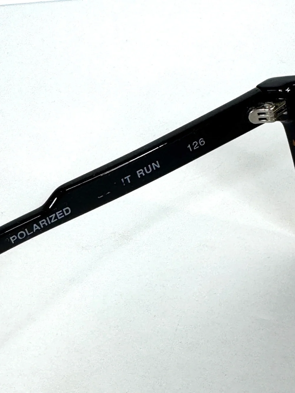 QUAY Australia Let it Run Polarized Sunglasses Black Tortoise Rare